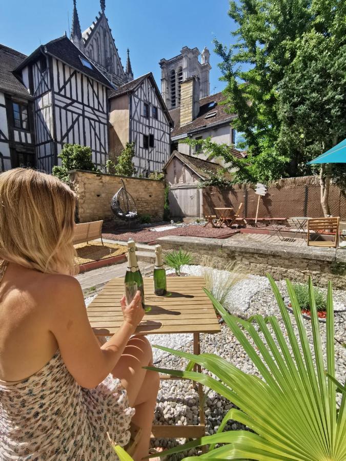 Le Spa De La Cathedrale - Jacuzzi - Sauna - Champagne - Netflix - Wifi Troyes Exterior photo